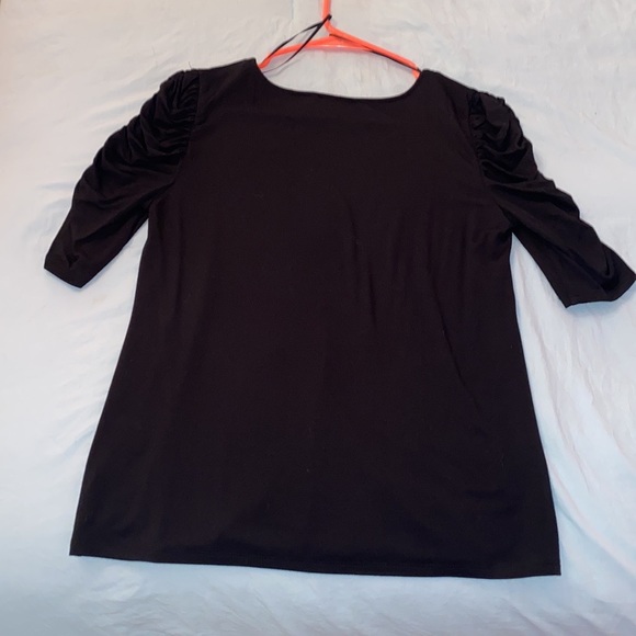 CeCe black top with ruffled quarter sleeves - Picture 3 of 3